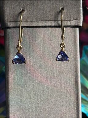 Beautiful 14k and Tanzanite leverback earrings.  Magnificent colored tanzanite.